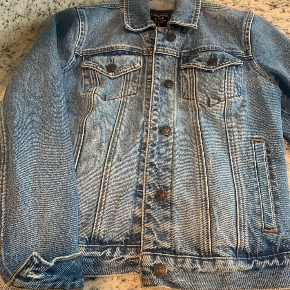 A&F Jean Jacket - Picture 5 of 9